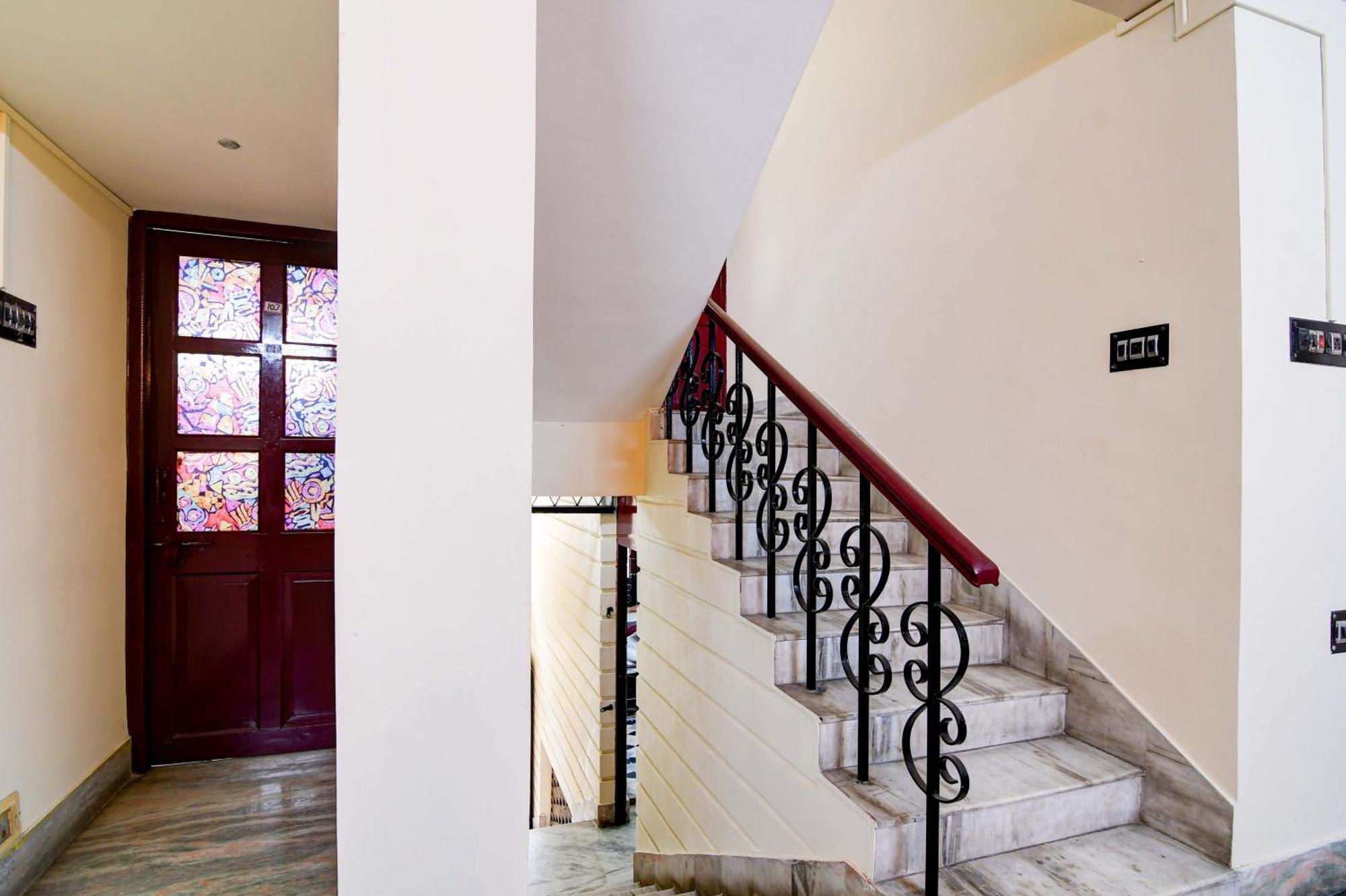 Oyo Simplex Guest House Behala Calcutá Exterior foto