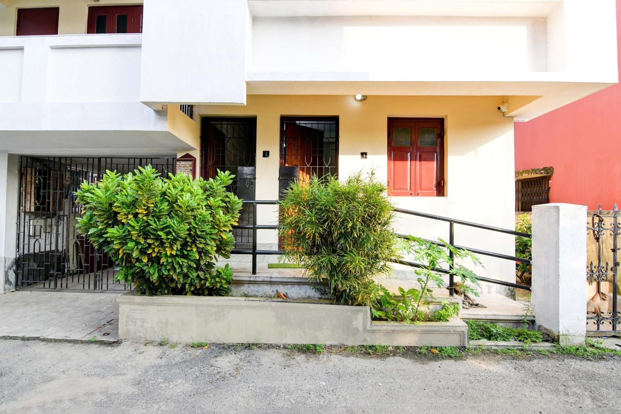 Oyo Simplex Guest House Behala Calcutá Exterior foto