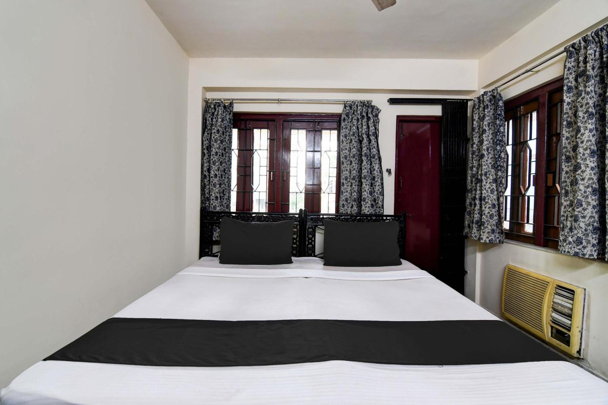 Oyo Simplex Guest House Behala Calcutá Exterior foto